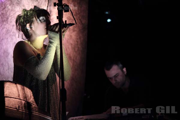 PEAU - 2010-03-23 - PARIS - La Maroquinerie - 